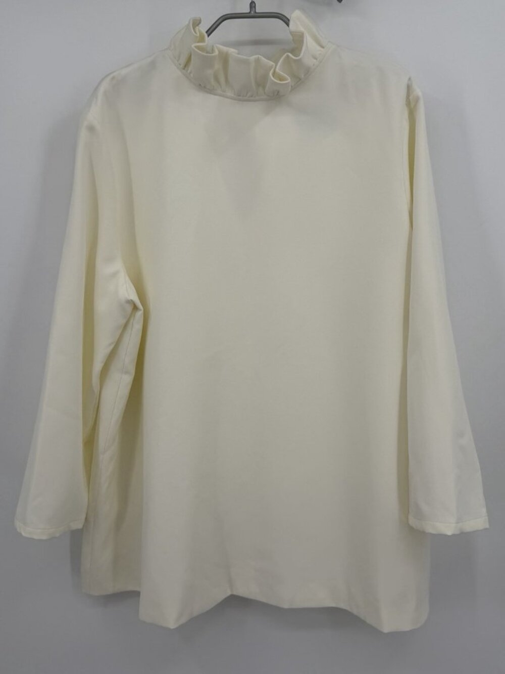 Tuckernuck Ivory Faye Blouse size XXL 2XL Ruffle Stand Collar Swing Style
